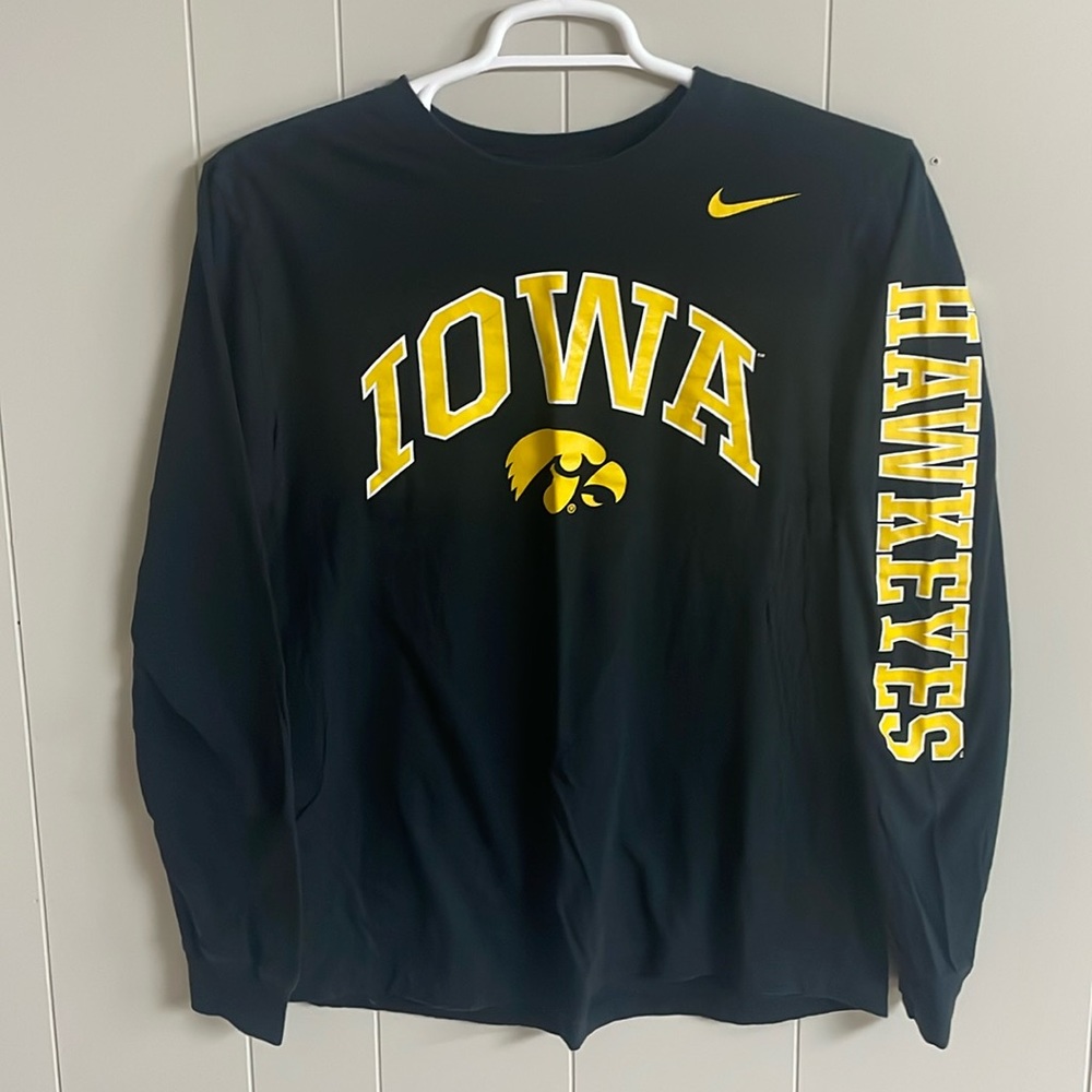 Iowa Hawkeyes Men’s The Nike Tee